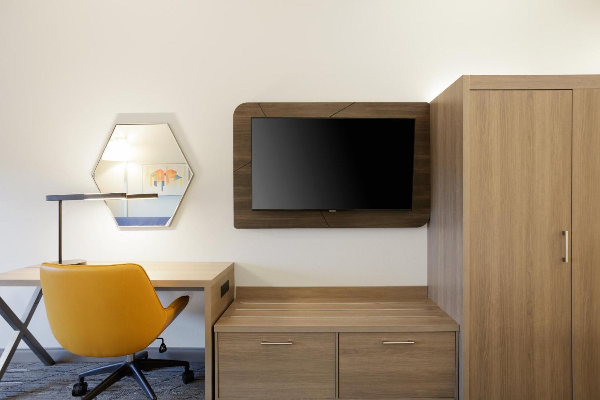 Holiday Inn Express & Suites Hawthorne - Elmsford North By Ihg Экстерьер фото